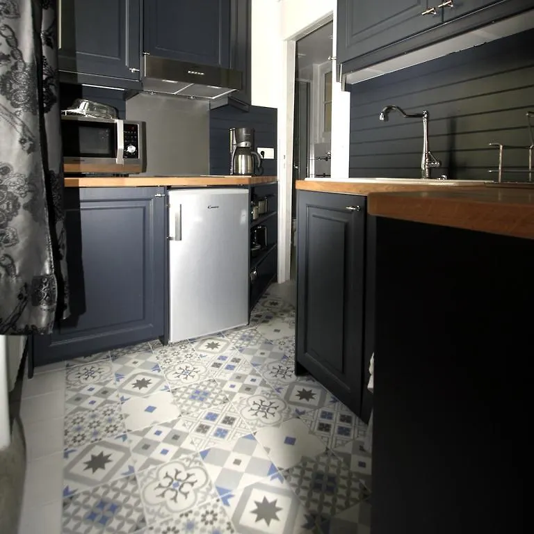 Parisinteriorsrentals - Beautiful Le Marais Notre Dame Appartement